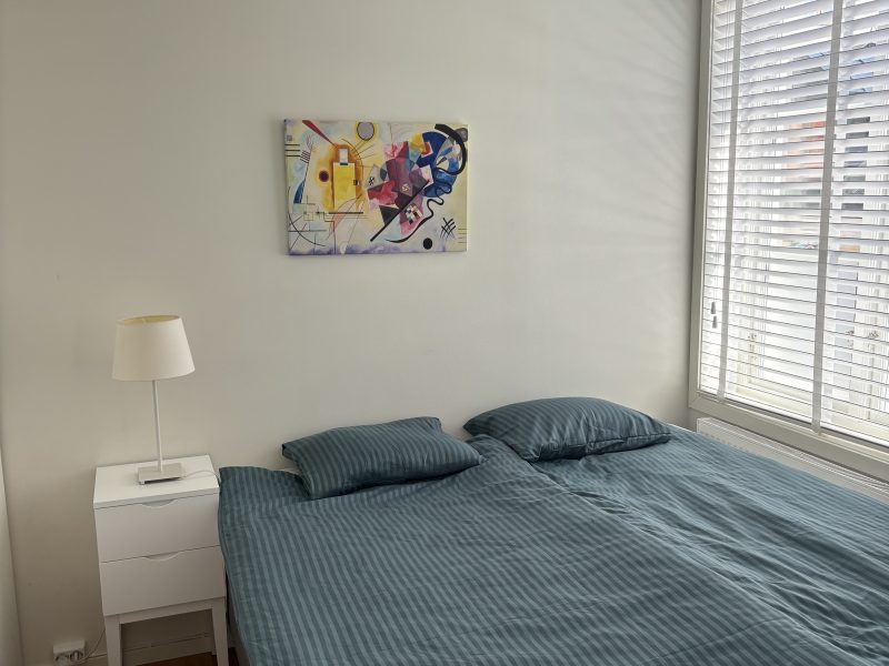 Charmig lägenhet innanför ringmuren