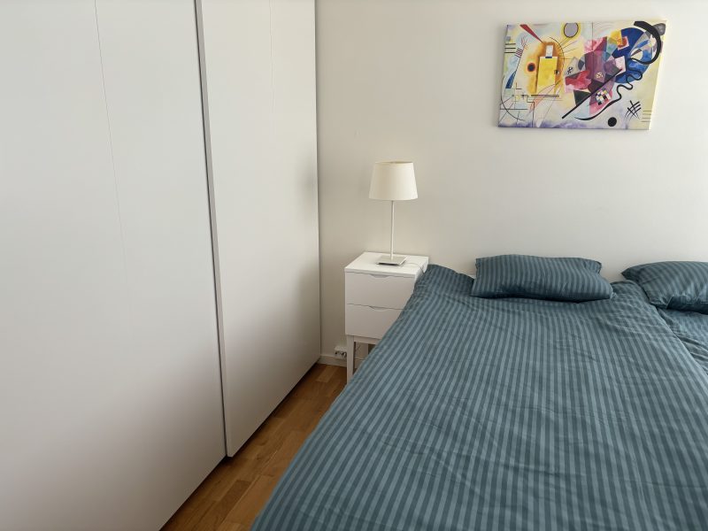 Charmig lägenhet innanför ringmuren